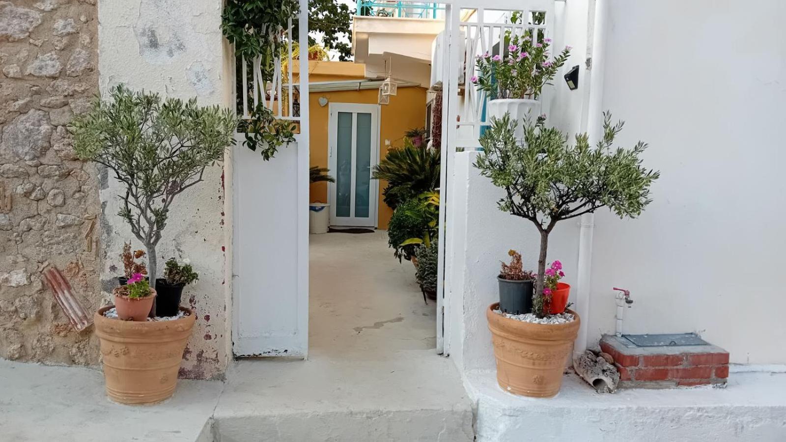Areti'S Captain'S House With Private Terrace Galaxídhion Esterno foto